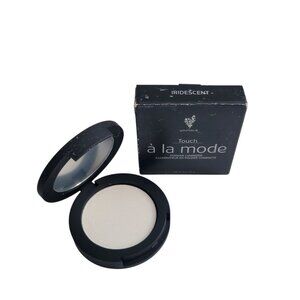 Younique Touch A’LA Mode Powder Luminizer IRIDESCENT New with Box 4g/.14oz